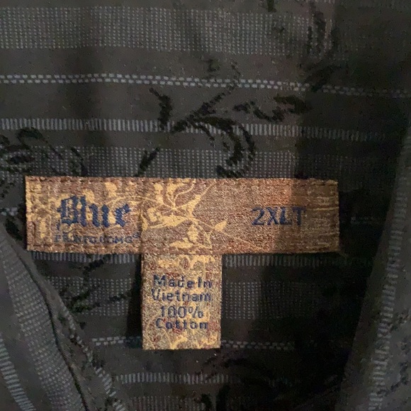 Button down - Picture 2 of 2